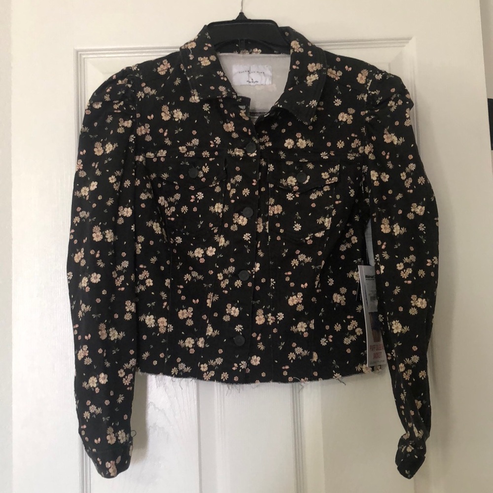 Celebrity pink puff sleeve jacket